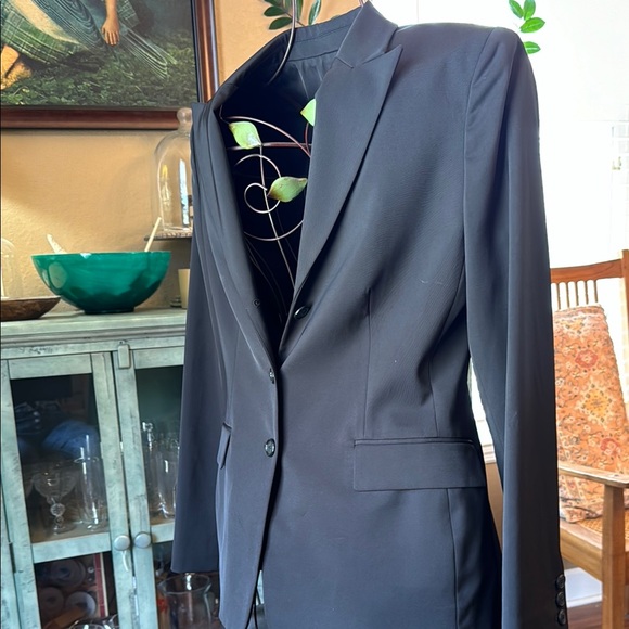 Tahari Black Blazers & Suit Jackets - Picture 8 of 8